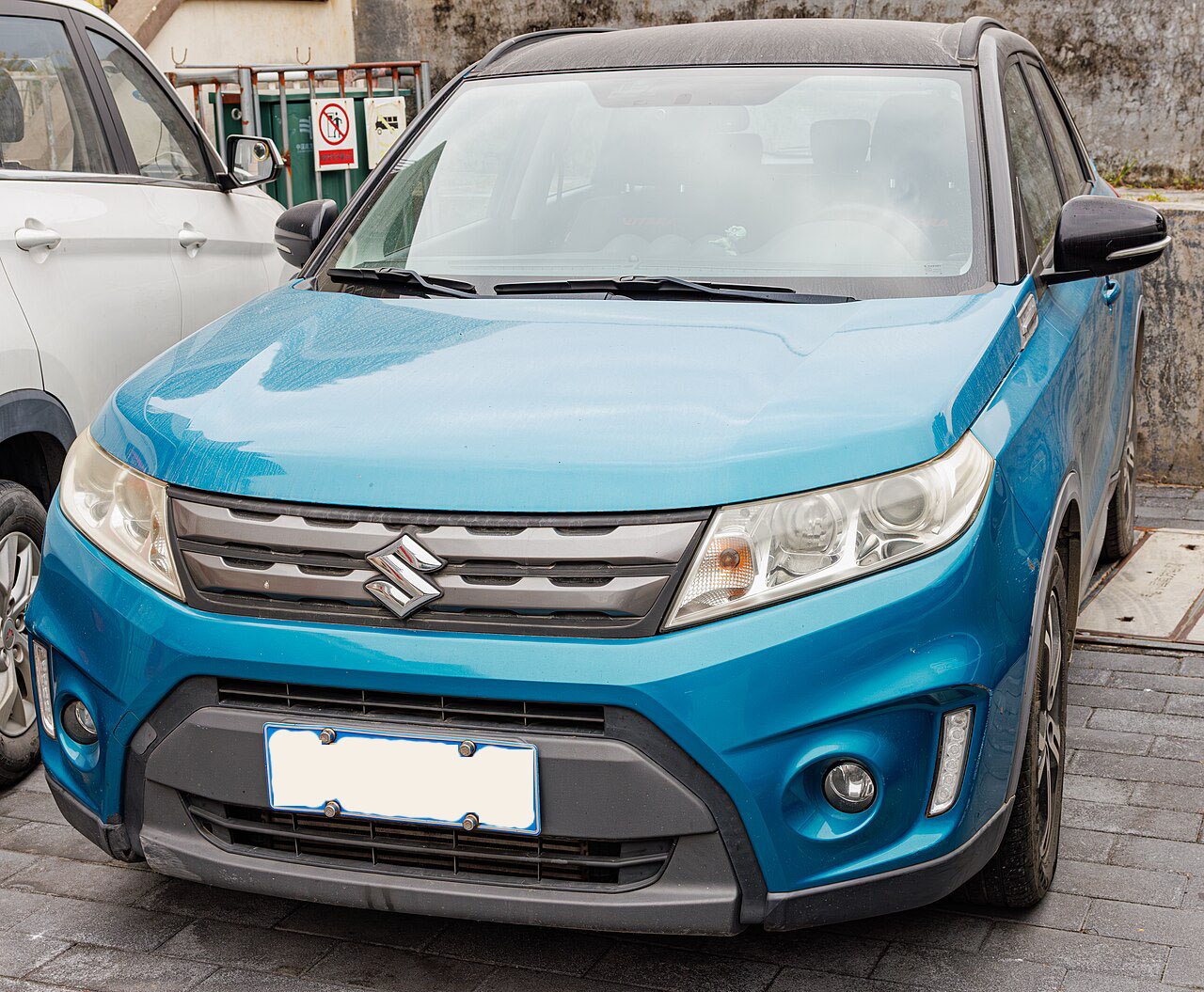 Suzuki Vitara compact SUV, blue, front view